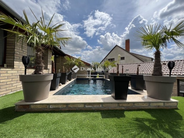 174 nm-es h�z elad� Baja