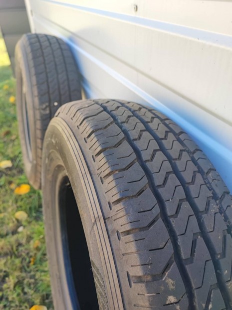 175R14C-s gumi 2 db!