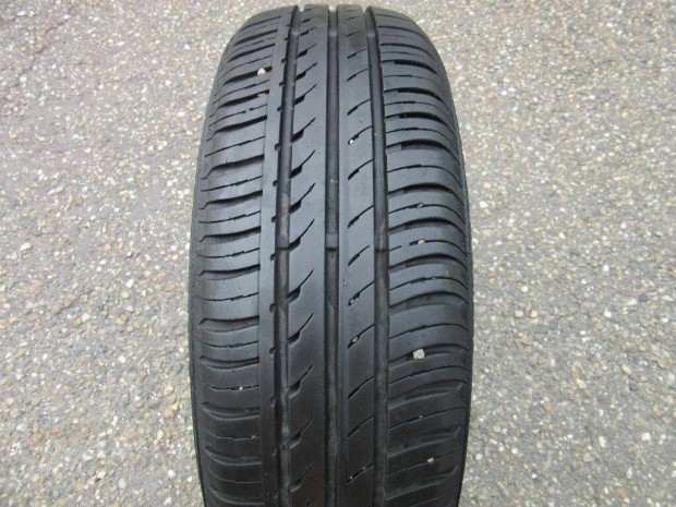 175/60 R 15 nyrigumi elad