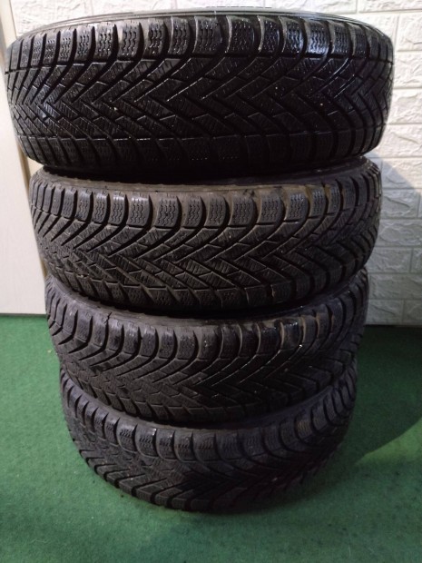 175 65 15 pirelli 175/65 R 15 tli gumi garnitura