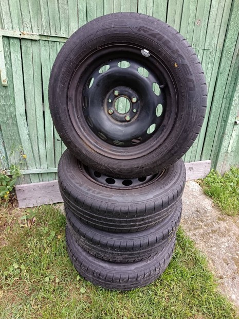 175/65 R14 Falken nyárigumi garnitúra felnire szerelve