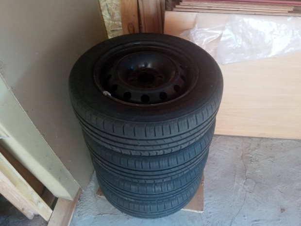 175/65 R14 Hankook Nyári Gumiabroncs Lemezfelnivel