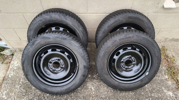 175/65 R14 téli gumi szett eladó Ford Fiesta felnin