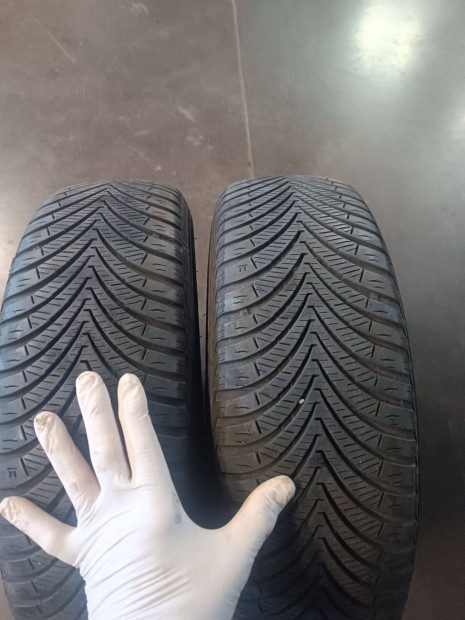 175/65 R15 Kumho Solus 4 évszakos gumiabroncs