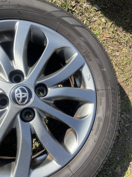 175/65/ R15 Bridgestone ny�ri gumiabroncsok