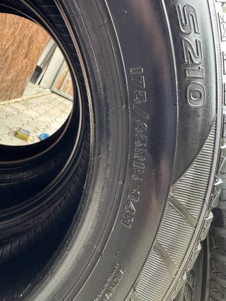175/65 r15 Falken négy évszakos gumi