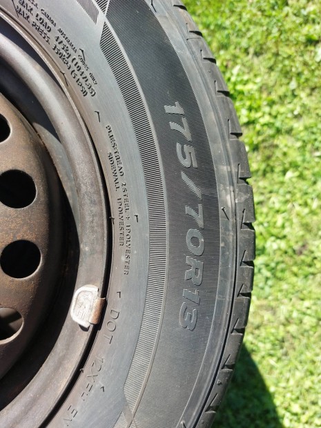 175/70 R13 nyári gumi felnivel, dot 2023