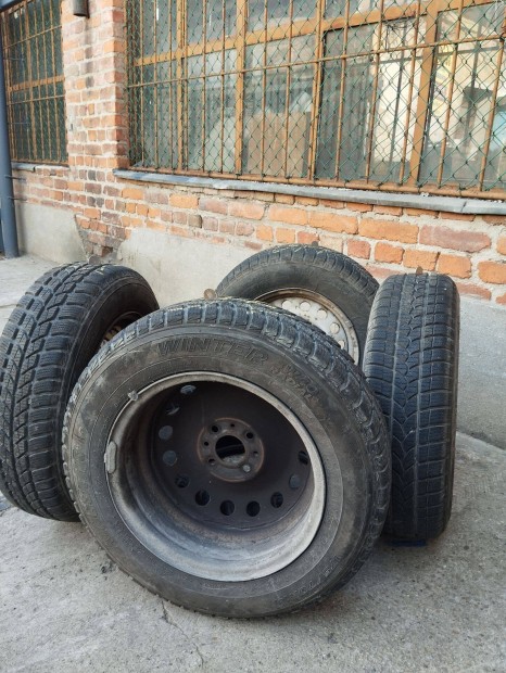 175/70 R14 Fiat Doblo autgumi plusz felni elad