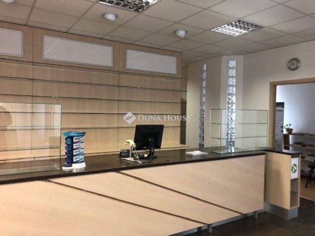 175 nm-es h�z elad� Szentl�rinc