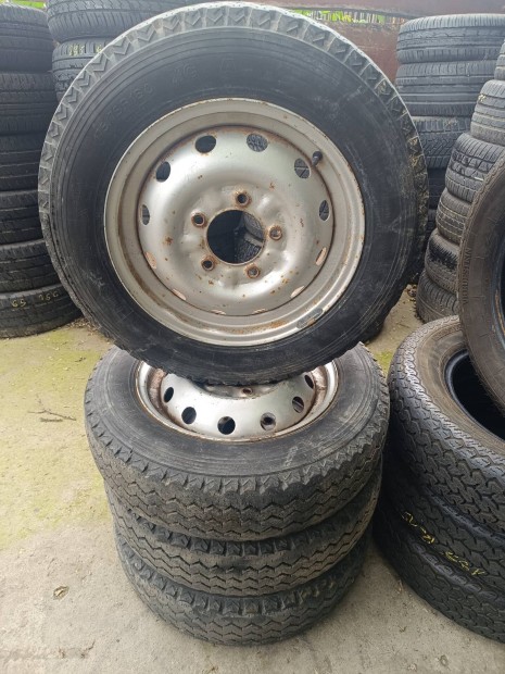 175r16C Michelin Lada Niva garnz