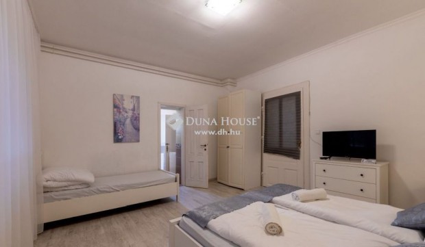 178 nm-es h�z elad� Vill�ny