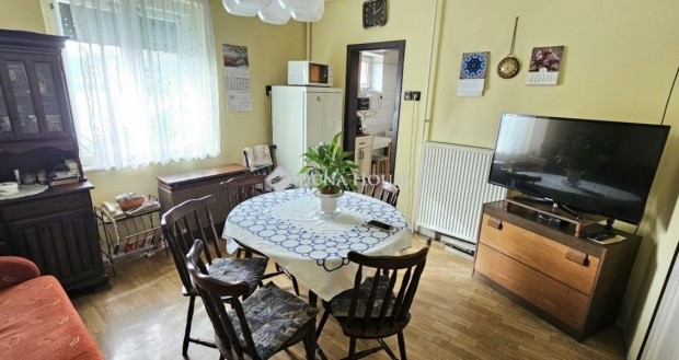 179 nm-es h�z elad� Bog�d