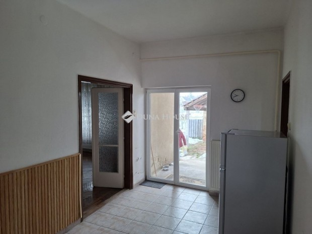 179 nm-es h�z elad� Lovasber�ny