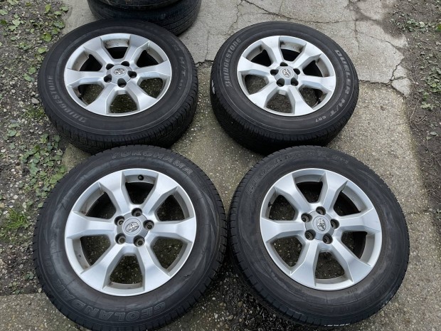 17 17" 5x114.3 Toyota Rav4 Rav 4 gyri alufelni felni