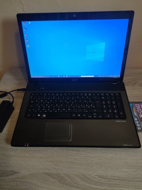 17.5/Laptop/I3./4.Giga/300.HDD/2.Giga Vide/Acer