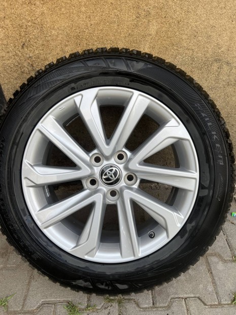 17 Gyari Toyota 5x114,3 Alufelni ujszeru Teligumikkal jeladokkal