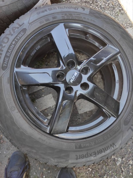 17" 17 5x112 ssangyong audi a6 225/60r17 unoroyal tli 135eft/4db