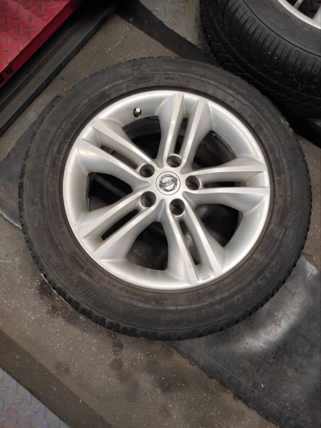 17" 17 5x114,3 Nissan Qashqai,juke 215/60r17 semperit 89eft/4db