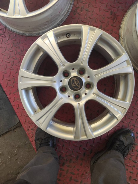 17" 17 5x114,3 Toyota alufelni 85eft/4db