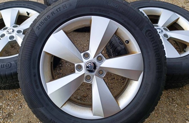17" 17 gyári Skoda alufelni Continental téligumikkal felni 5x112 Karoq