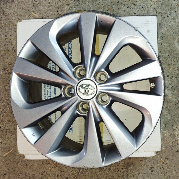 17" 5X114,3 ET50 gyári Toyota felni garnitúra Tpms jeladókkal, 4db