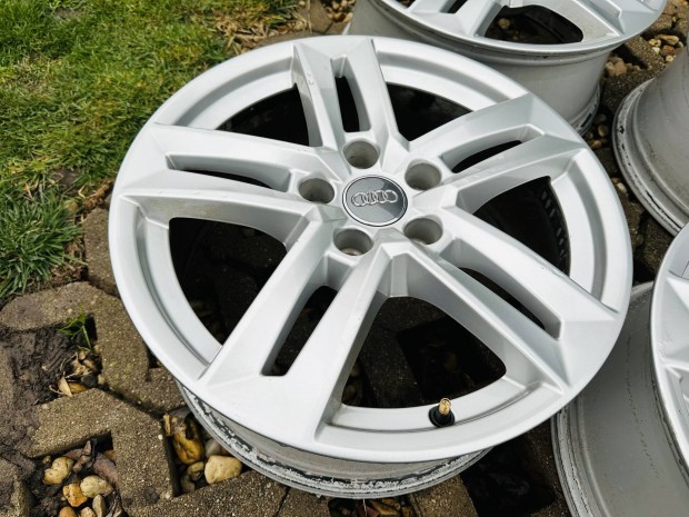 17" 5x112 7J ET42 Audi alufelni elad�! �jszer� gumival is