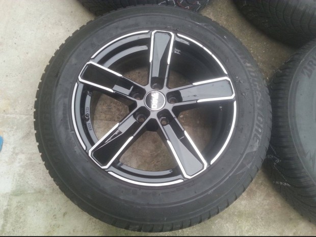 17" 5x114,3 Hundai/Kia alufelni 215/65 Bridgestone tli gumival