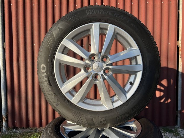 17" 5x114.3 gyári Mitsubishi alufelni téligumikkal!