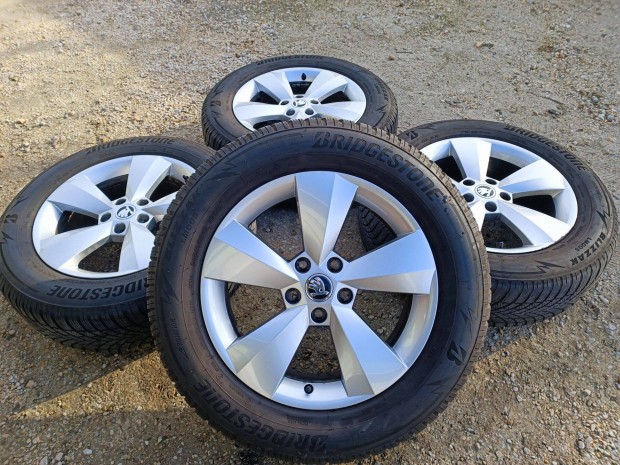 17" Gyári Skoda alufelni 5*112 2020as Bridgestone téli gumik Kodiaq