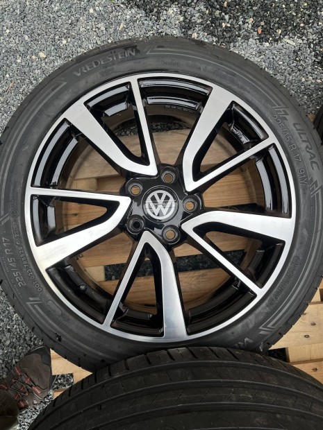 17" Vw alufelni j nyri gumival