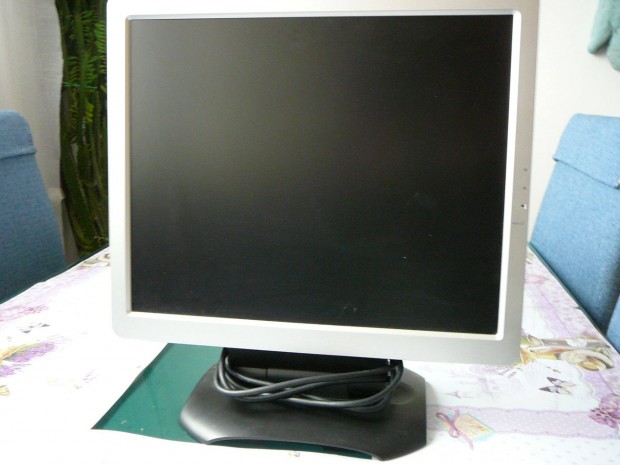17" (43 cm) TFT LCD monitor elad