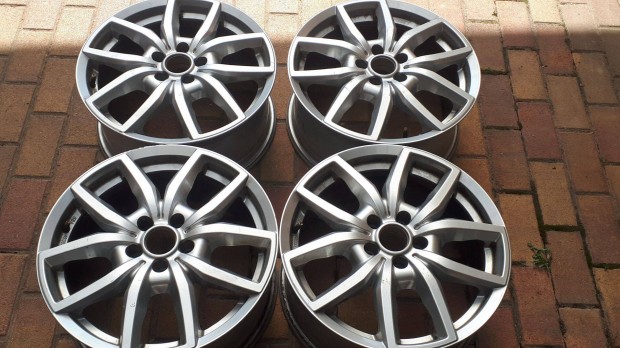 17"-es gyári Ford alufelni tpms szeleppel, emblémával szép állapotban