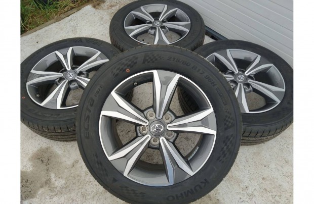 17" gy�ri Toyota CH-R Corolla Cross bicolor alufelni Ny�ri Kumho Tpms