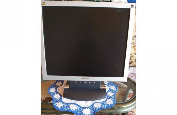 17"-os monitor