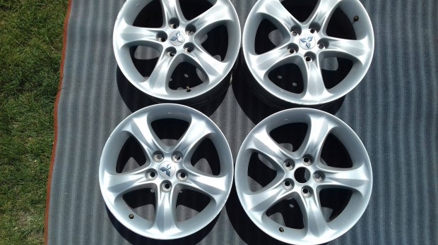 17 col 5x114,3 gyári alufelni Mitsubishi Kia Hyundai Mazda Toyota