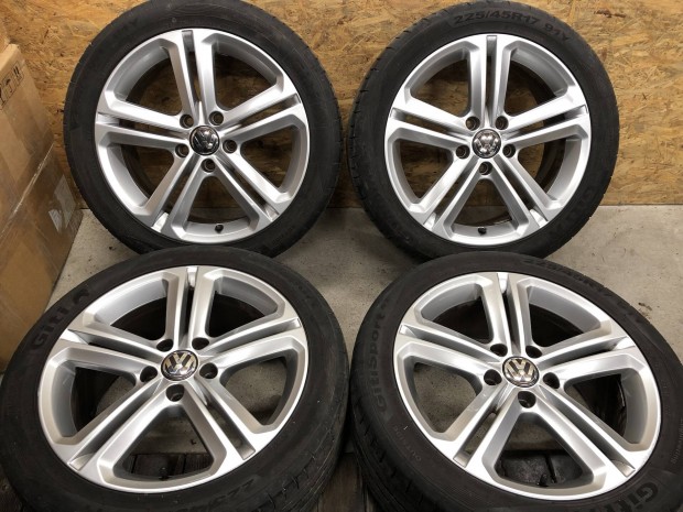 17 col VW Golf alufelni R line 17 colos
