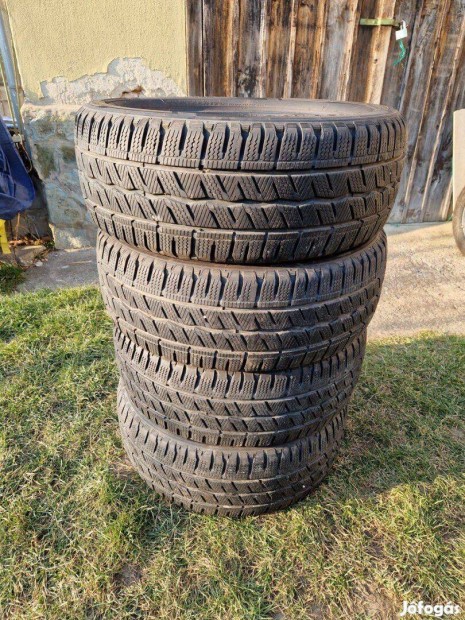 17 colos 225/55 R17 c Hankook Winter icept R17c kisteher téligumi 4db