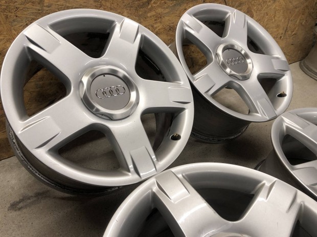 17 colos Audi alufelni gyri 17 col 5x112