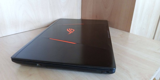 17 colos Gamer Asus rog ryzen laptop eladó Kingston 480 GB M.2 SSD