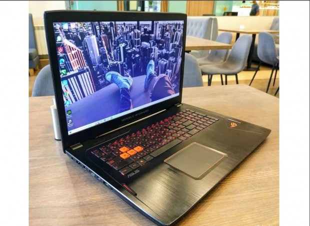 17 colos Gtx 1080 8GB Asus rog gamer laptop elad