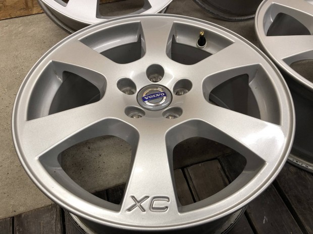 17 colos Volvo XC alufelni 17 col 5x108