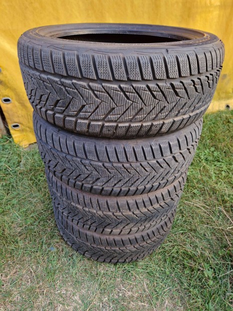 17 colos Vredestein Wintrac Extreme S 205/45 R17 tli gumi garnitra