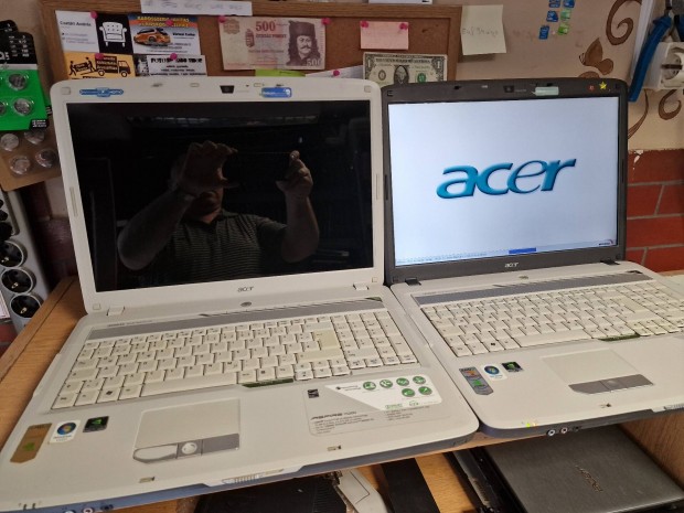 17 colos acer laptop 2 db