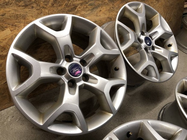 17 colos gyri Ford alufelni Kuga 17 col 5x108