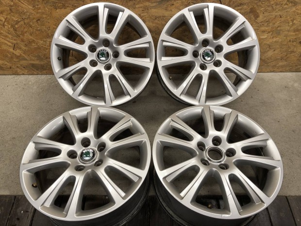 17 colos gyári Skoda Octavia RS alufelni 17 col 5x112