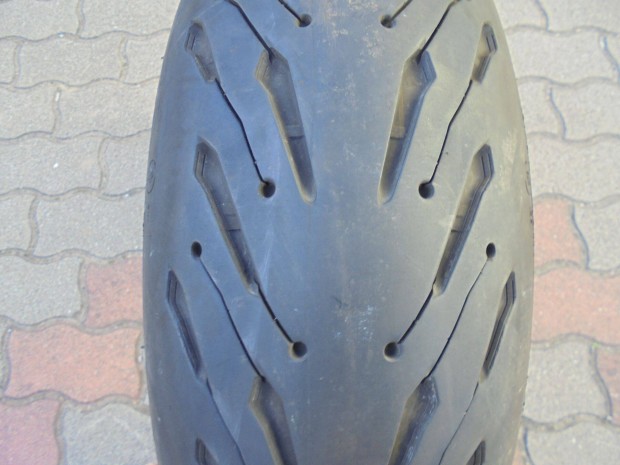 17-es Michelin motor gumi keveset futott llapotban elad