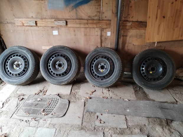 17 felni Téli gumival