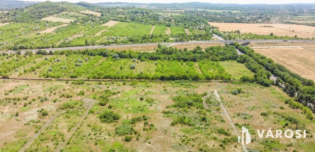 17 hekt�r ipari ter�let elad� V�con