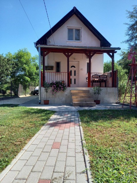 17-ik ker. Bélatelepi úton ház eladó