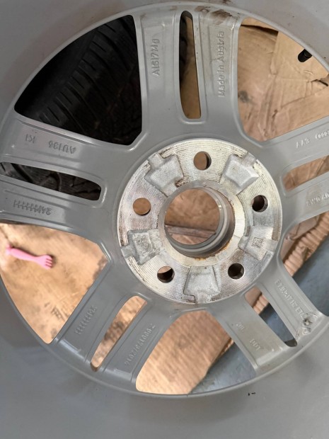 17es gyári cikkszámos Audi felni 5x112
